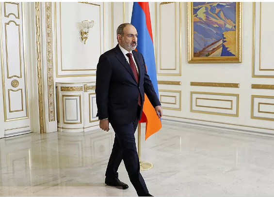Nikol Paşinyan Moskvaya getdi