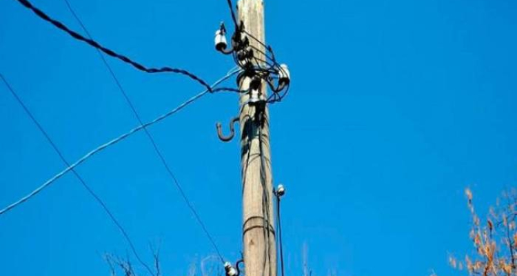 Beyləqan sakini elektrik dirəyindən yıxılaraq ölüb