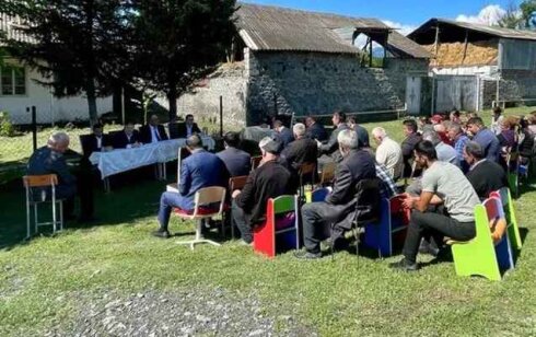 İcra başçısı özü özünü ifşa etdi... - FOTO