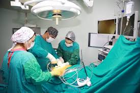 Bahalı klinikalar və çarəsiz xəstələr: Qiyməti dövlət tənzimləməlidir - AKTUAL