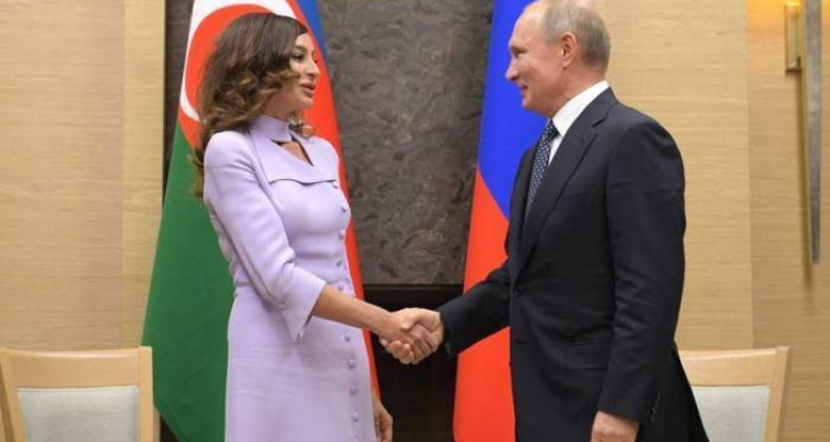 Vladimir Putin Mehriban Əliyevanı təbrik edib
