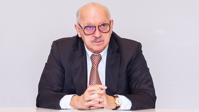 AZAL-ın sabiq prezidenti: "Xahiş edirəm, məndən əl çəksinlər" - "Bunlar manyakdırlar, mən o qədər pulu götürüb hara gedə bilərəm ki?"