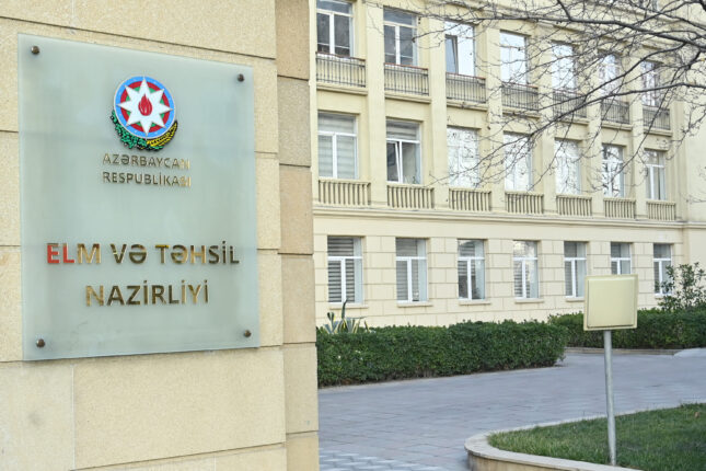 Elm və Təhsil Nazirliyi eyni şirkətlə yenə anlaşdı: Bu dəfə 4.4 milyonluq inventar alacaq