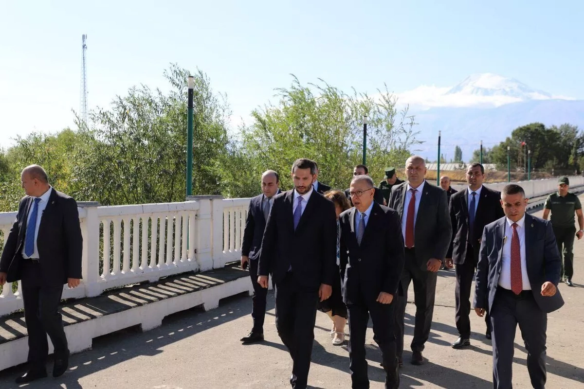 Türkiyə və Ermənistan arasında aviareyslərin sayı artırılacaq
