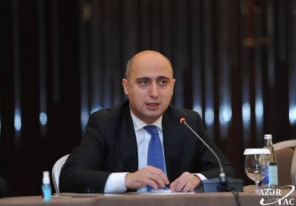 Nazir müəllimləri təbrik etdi