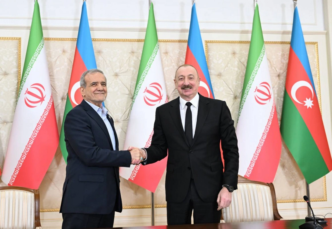 Məsud Pezeşkian Prezident İlham Əliyevə zəng edib