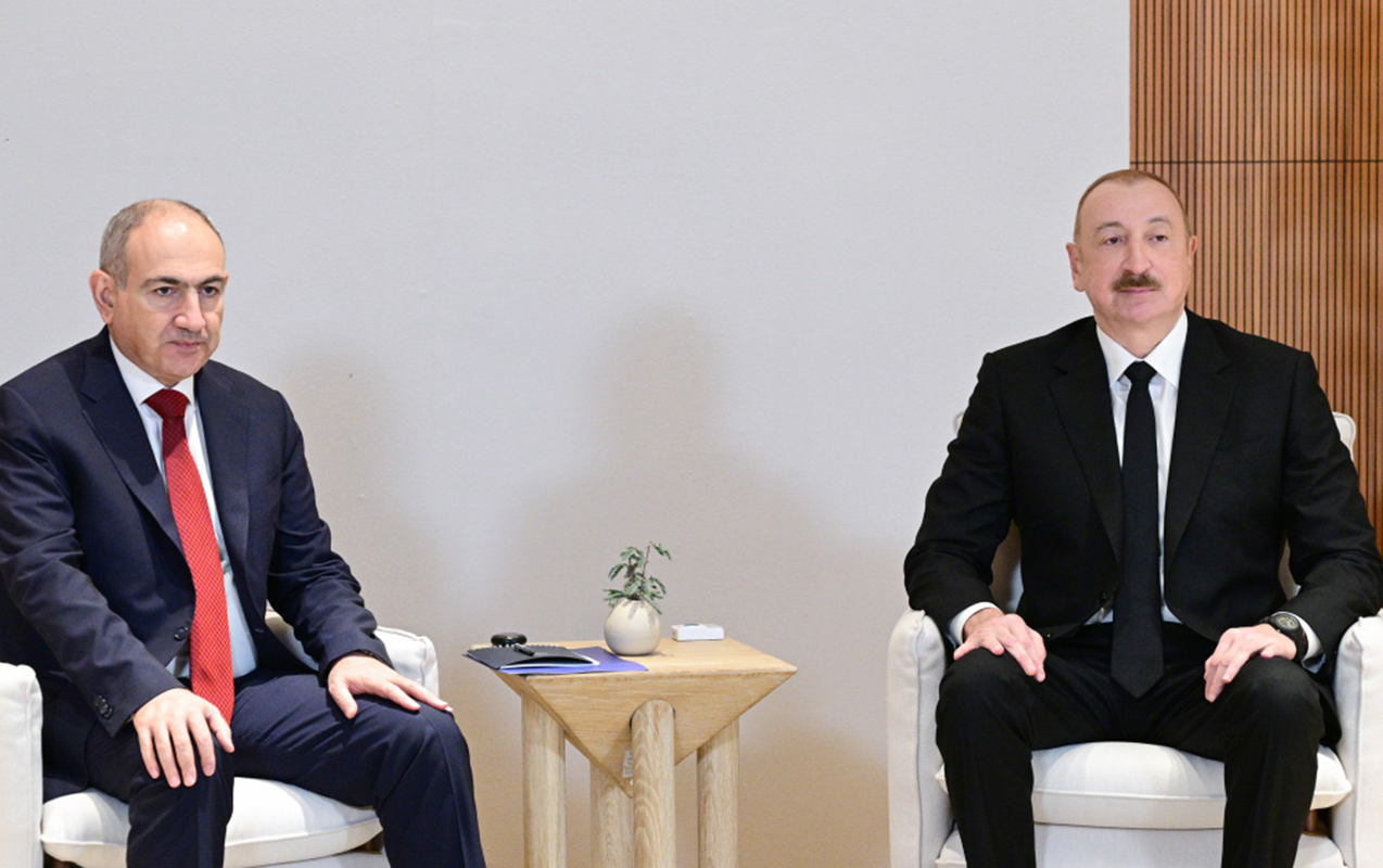 Əliyevlə Paşinyanın geniş tərkibdə görüşü keçirilir - Video - Fotolar