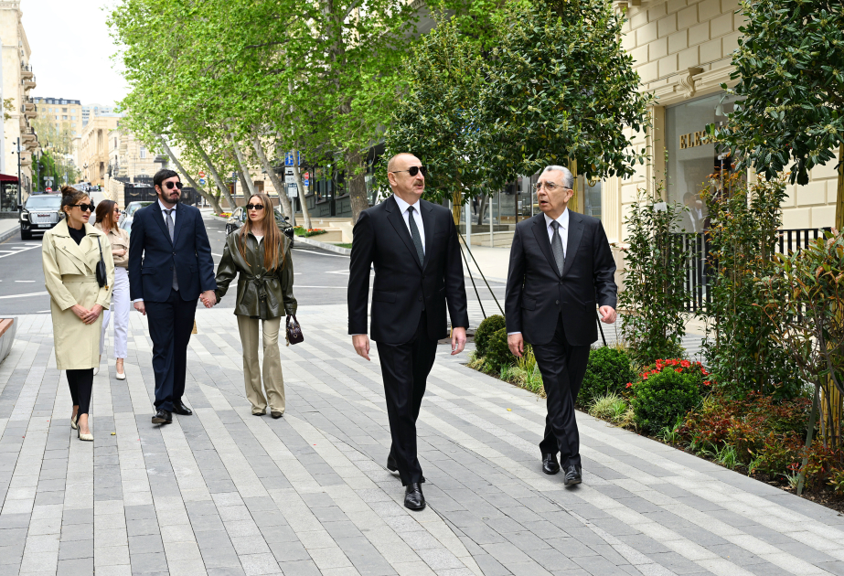 Prezidentlə ailəsi İslam Səfərli küçəsinin açılışında - Foto