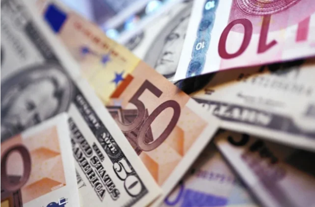 Dollar almaq istəyənlərin NƏZƏRİNƏ