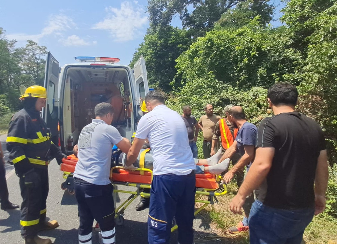 Qaxda maşınlar toqquşdu - Ölən və xəsarət alanlar var