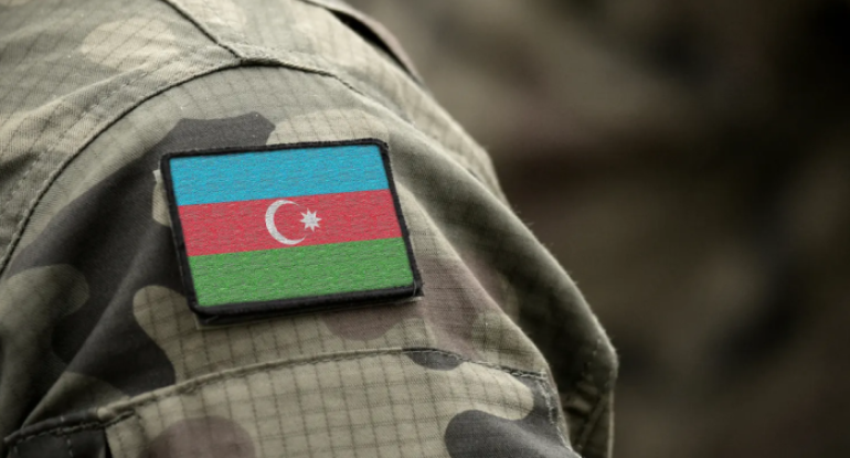 Azərbaycanda hərbçilərin MAAŞ VƏ PENSİYALARI ARTIRILIR