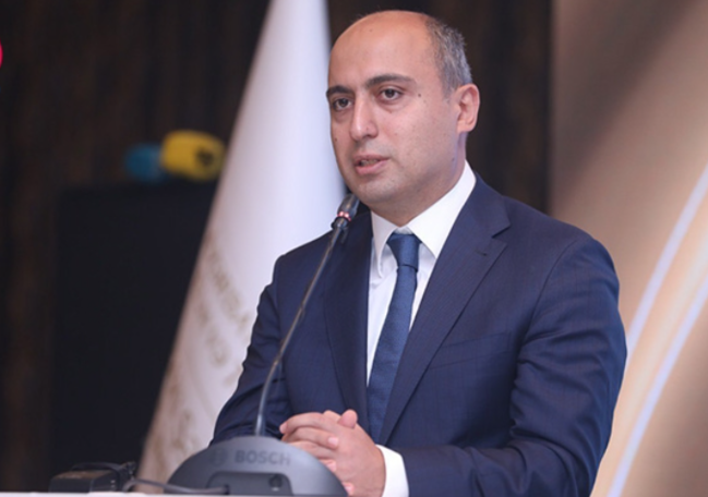 Nazirdən Bilik Günü ilə bağlı paylaşım
