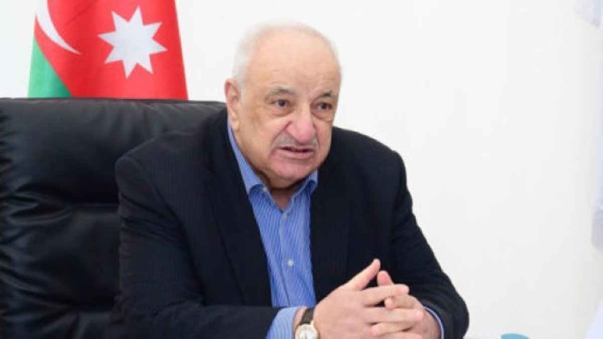 Nazir Abid Şərifovun qardaşı oğlunu təqaüdə göndərib