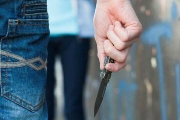 Samuxda 39 yaşlı qadın və 33 yaşlı kişi bıçaqlanıb