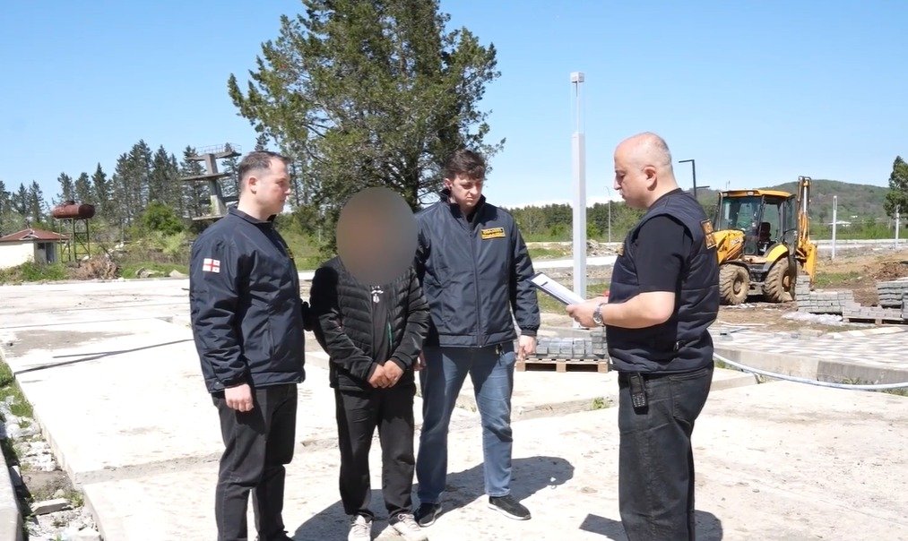 Əcnəbi vətəndaşların Gürcüstandan kütləvi deportasiyası davam edir