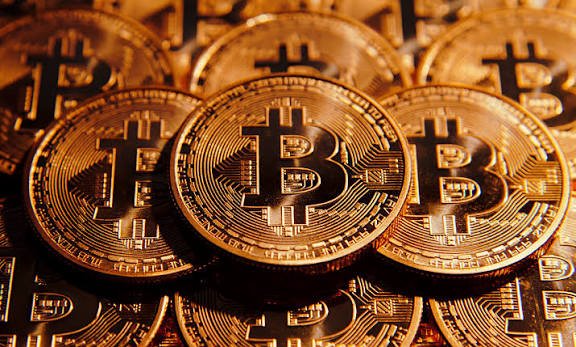 “Bitcoin”in qiyməti yenidən 83 min dolları ötüb
