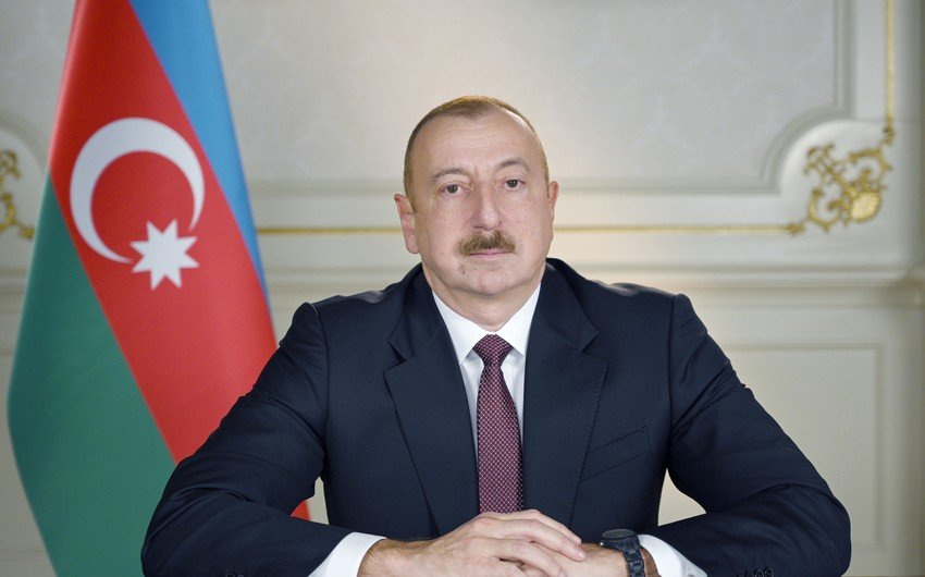 İlham Əliyev AQEM Media Forumunun iştirakçılarına müraciət ünvanlayıb - Hikmət Hacıyev oxuyub