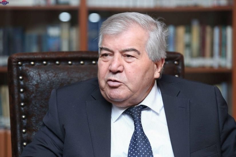 "Dini geyim formasından istifadə olunması uşaqlar arasında narahatlıq yaradırsa..." - Sabir Rüstəmxanlı
