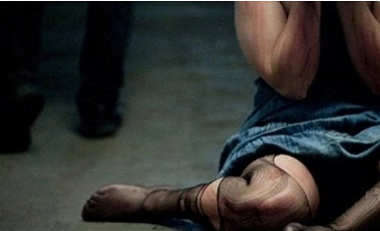 Ata 14 yaşlı qızını oğlanla danışanda tutdu, özü təcavüz etdi - Dəhşətli cinayətin təfərrüatı