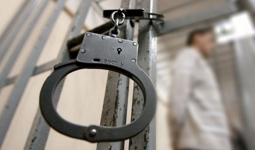 Telefon zəngləri ilə bağlı mübahisə etdiyi tanışını bıçaqladı, 7 il cəza aldı