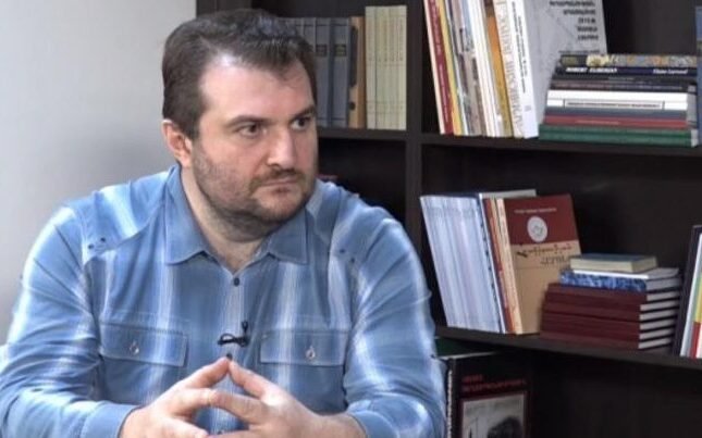“İran Azərbaycandan əl çəkməyəcək” – Erməni analitikdən hicab açıqlaması